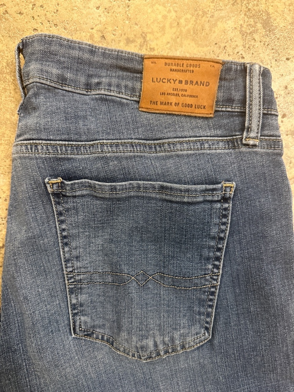 LUCKY Brand SWEET STRAIGHT Medium Blue Denim Jeans Womens 14 / 32